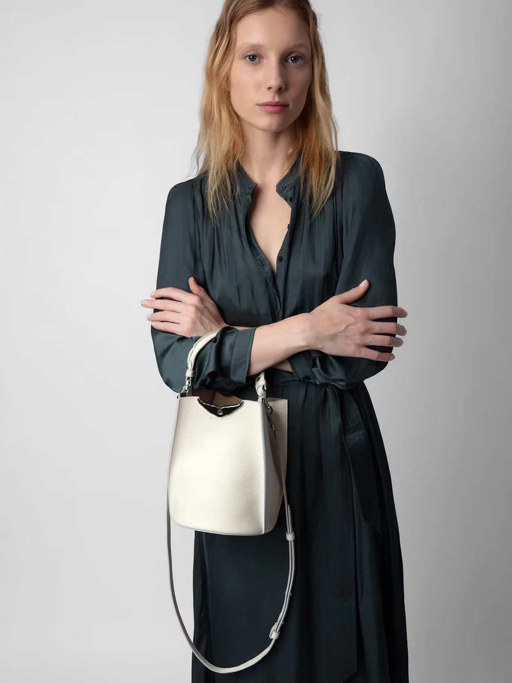 Bolso Borderline Bucket - Image 6
