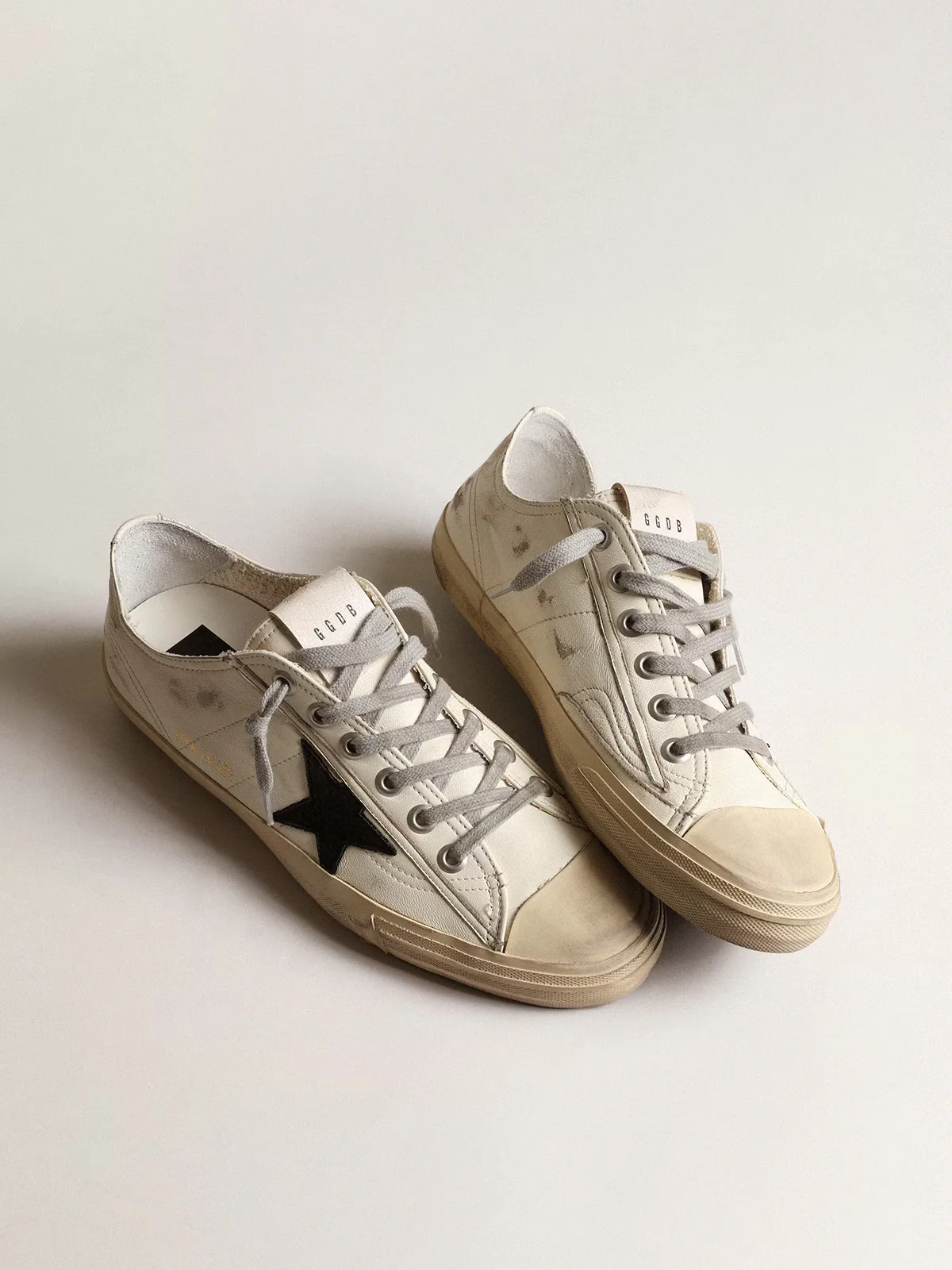 Zapatillas Golden Goose V-Star 2 Nappa Upper Nabuk Star Hombre - Image 2