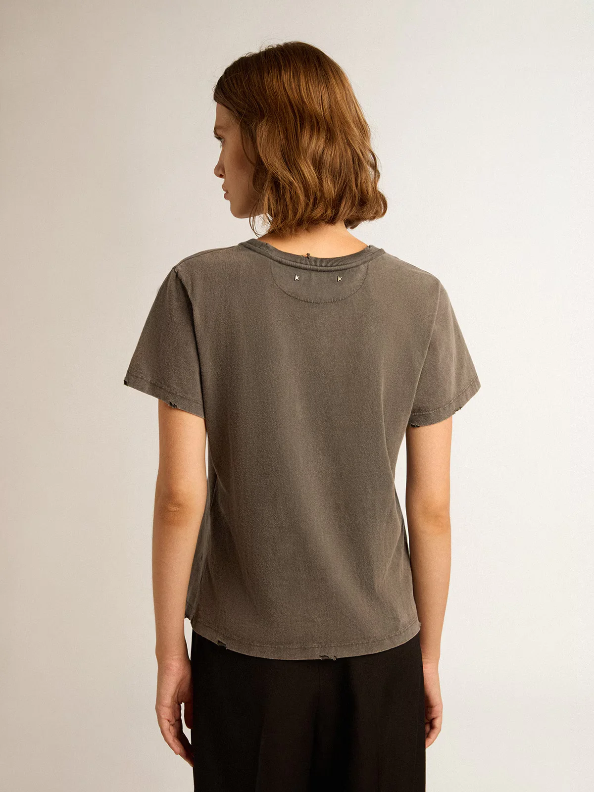 T-Shirt Golden Goose Mujer Distressed - Image 3