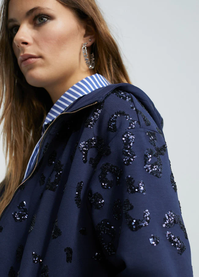 Hoodie Con  Sequinned Detail - Image 7