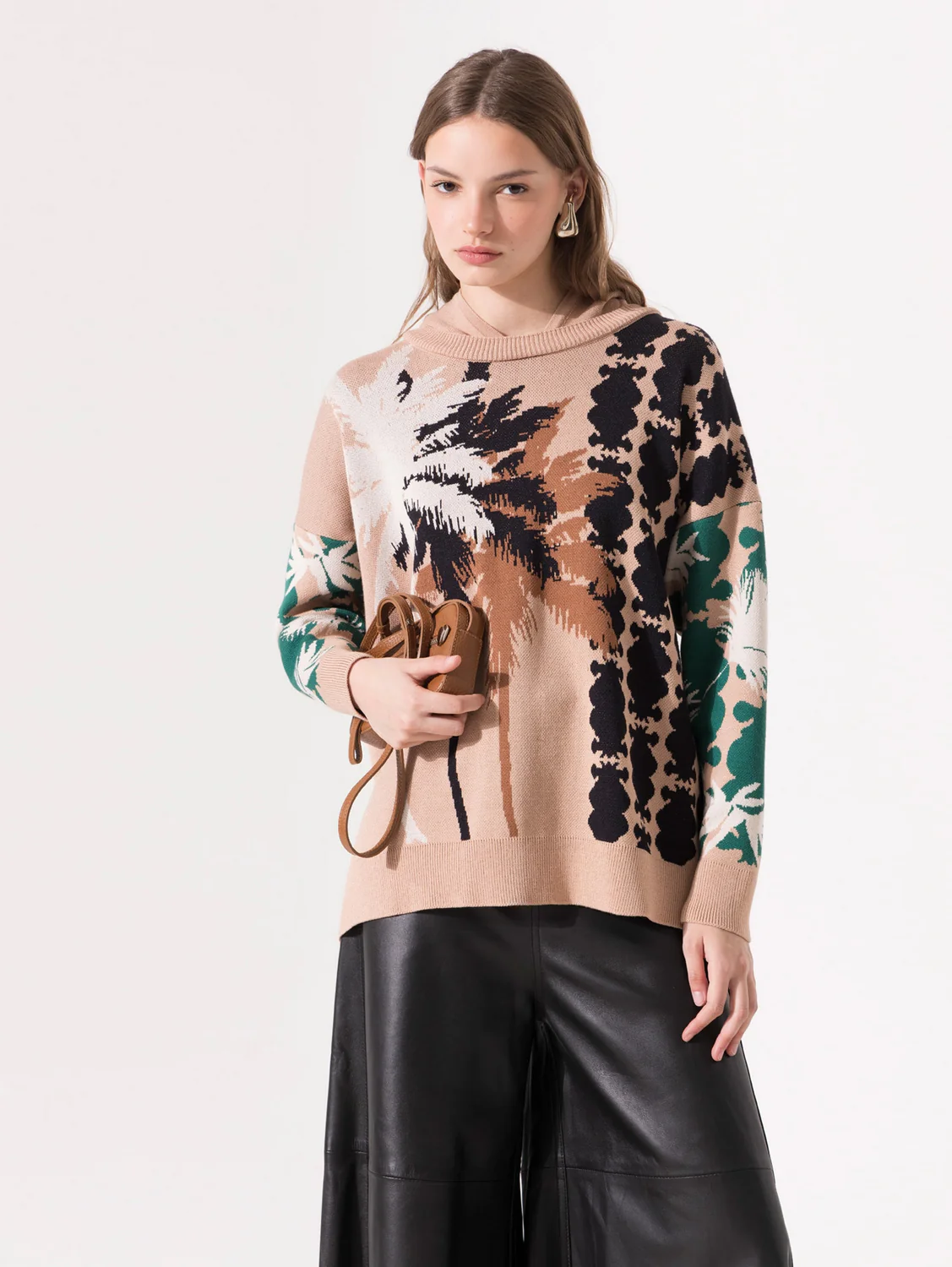 Hoodie Harbour - Image 2