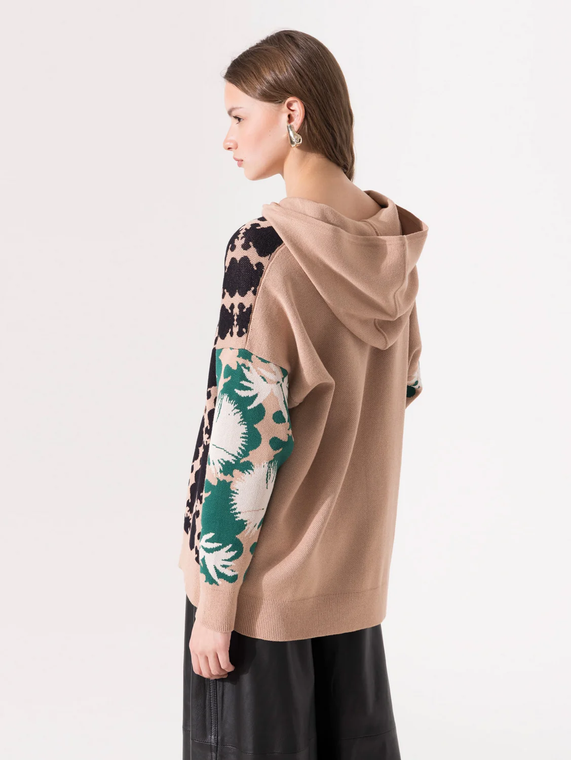 Hoodie Harbour - Image 4