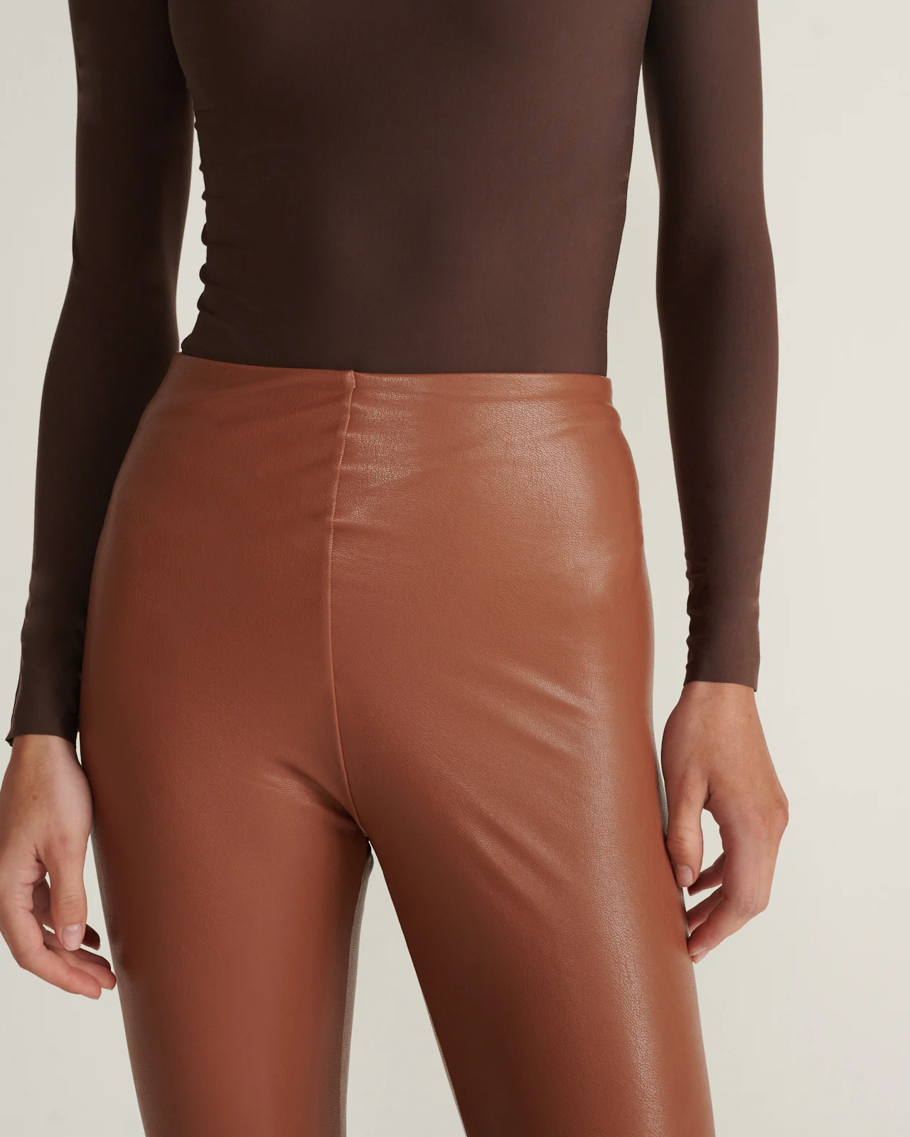 Leggings De Piel Sintética Cocoa - Image 4