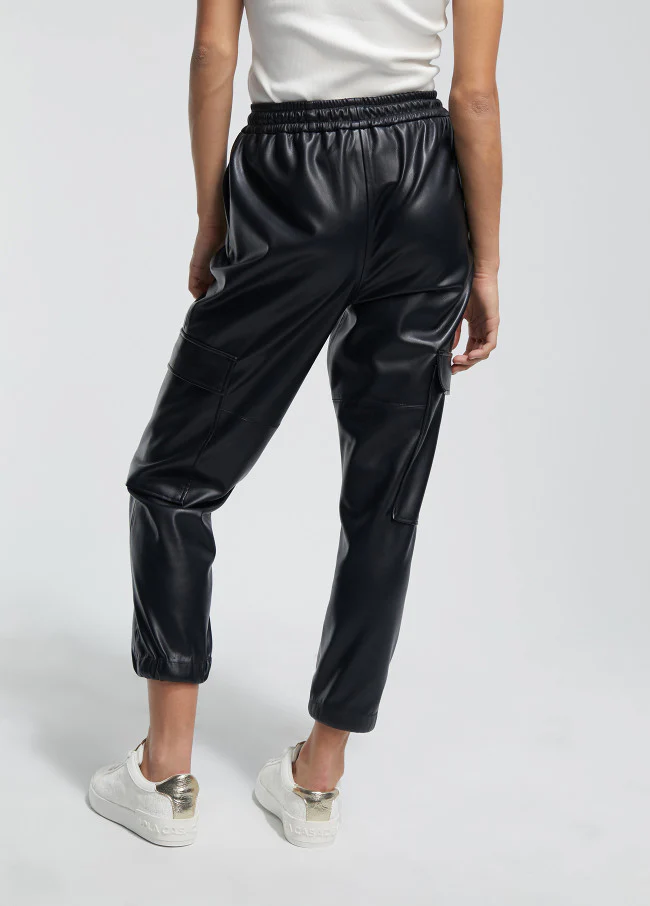 Pantalón Faux Leather - Image 4