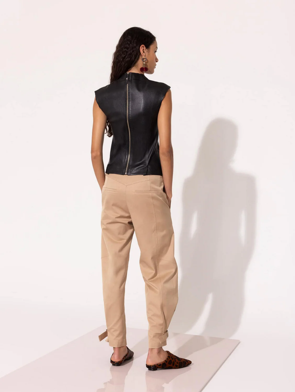 Pantalón Yoko Camel - Image 4