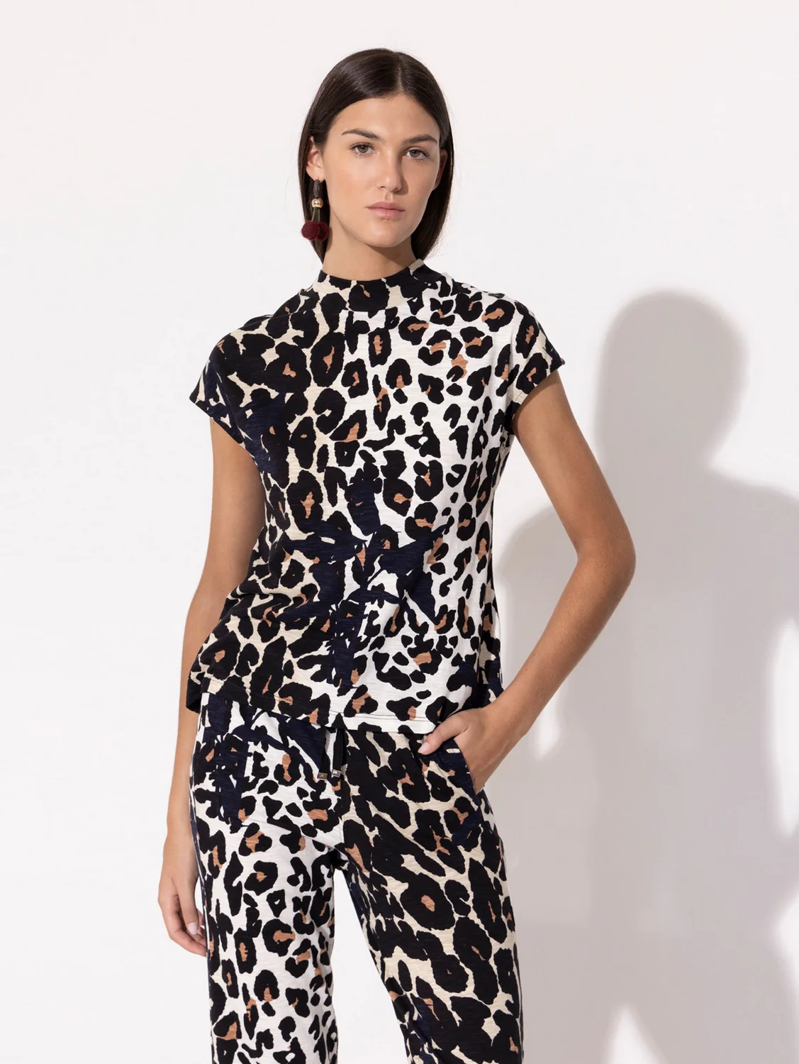 Remera Valencia Animal Print - Image 2