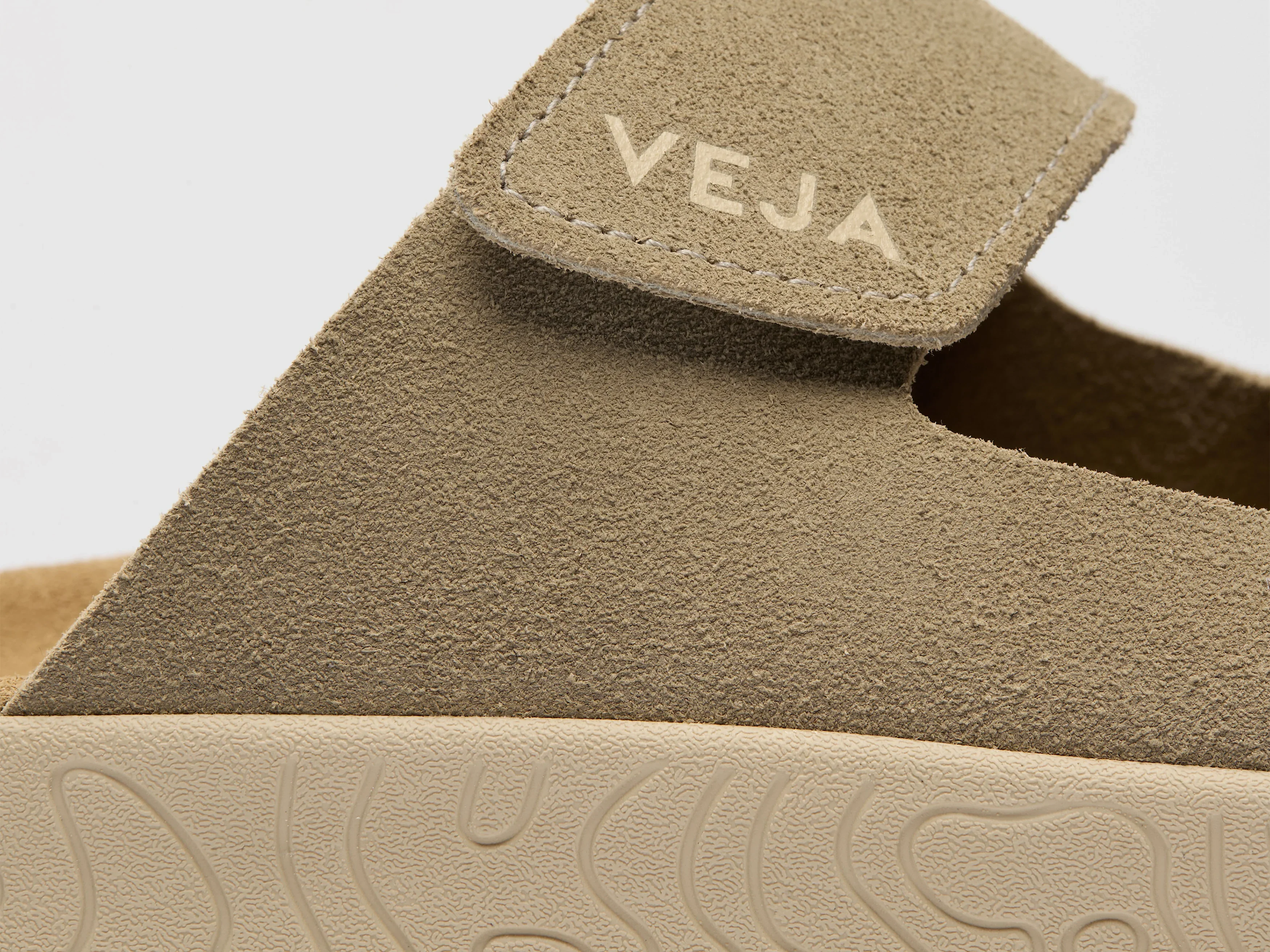 Sandalia Veja de Mujer Etna Suede - Image 3