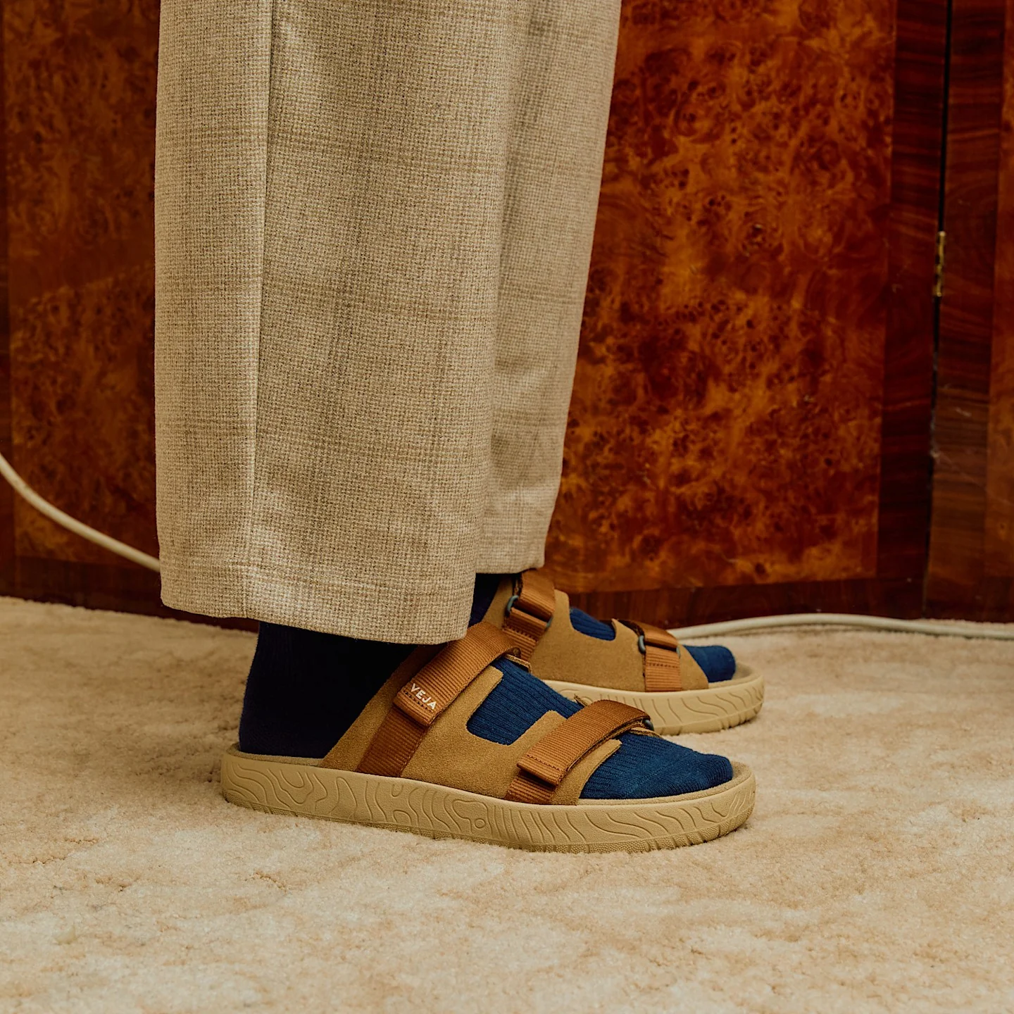 Sandalia Veja De Hombre Arpoador Suede - Image 4