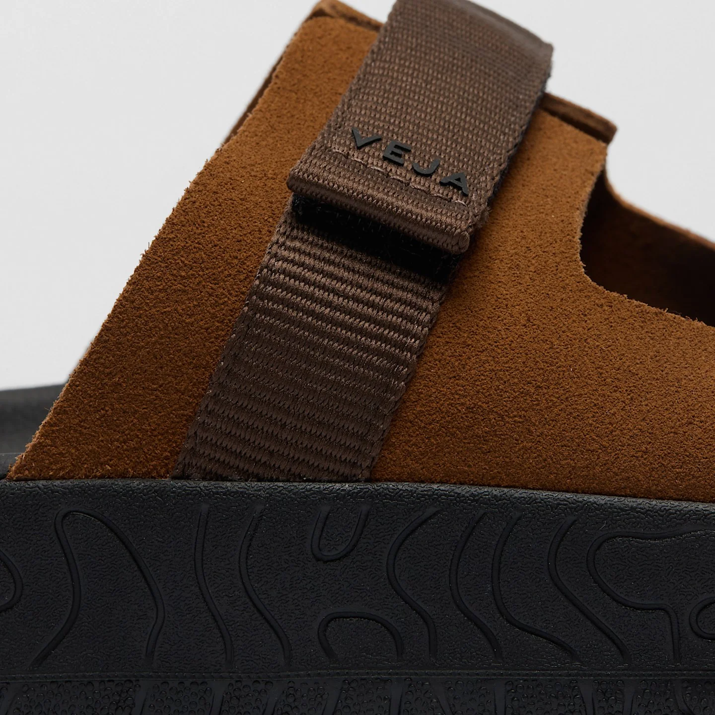 Sandalia Veja De Hombre Arpoador Suede - Image 3