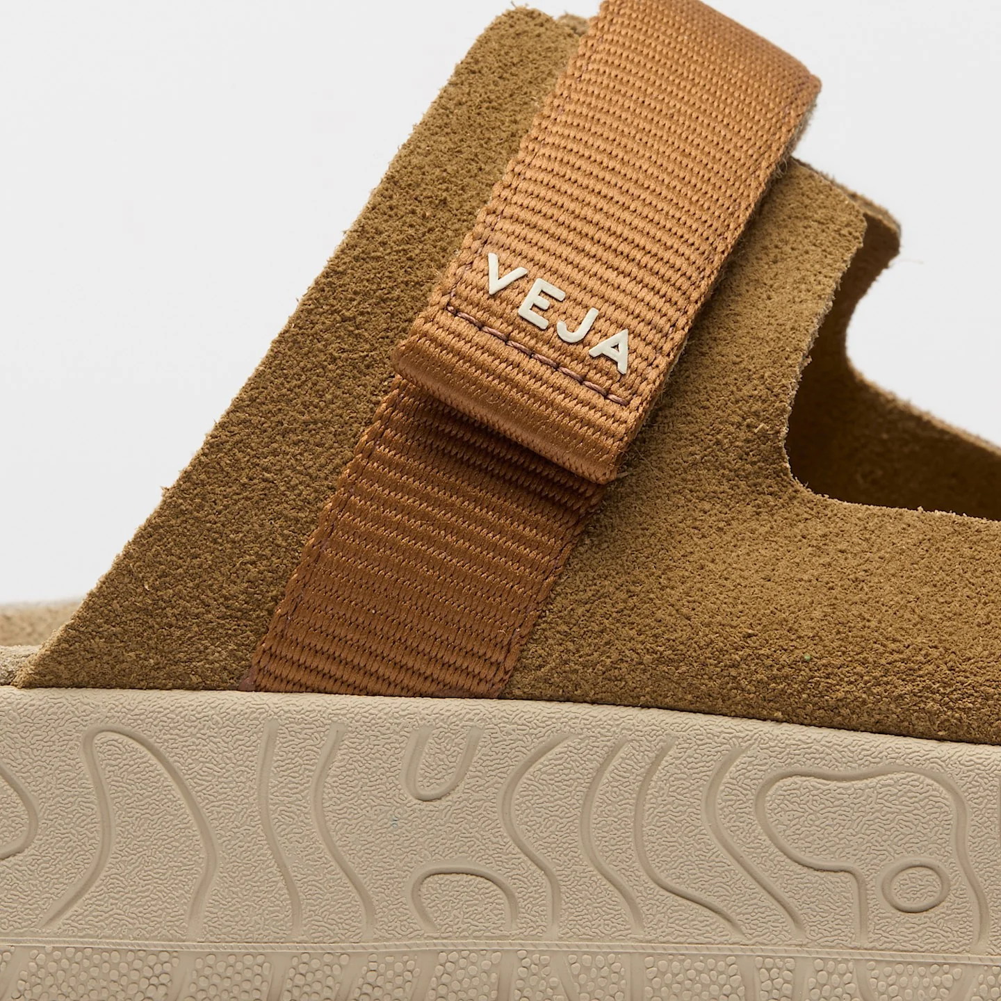 Sandalia Veja De Mujer Arpoador Suede - Image 3