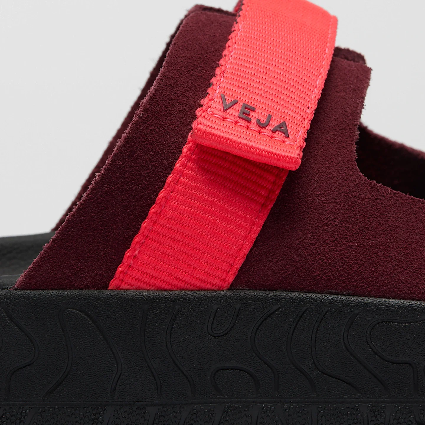 Sandalia Veja De Mujer Arpoador Suede - Image 3