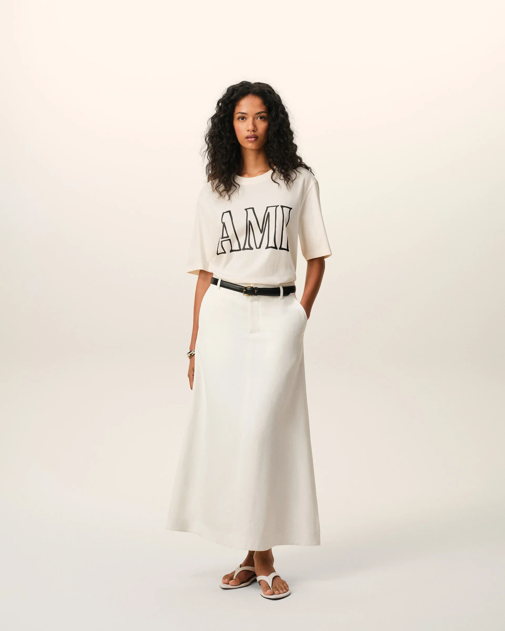 T-Shirt Blanca De Algodón Con Estampado Ami Paris Unisex - Image 6