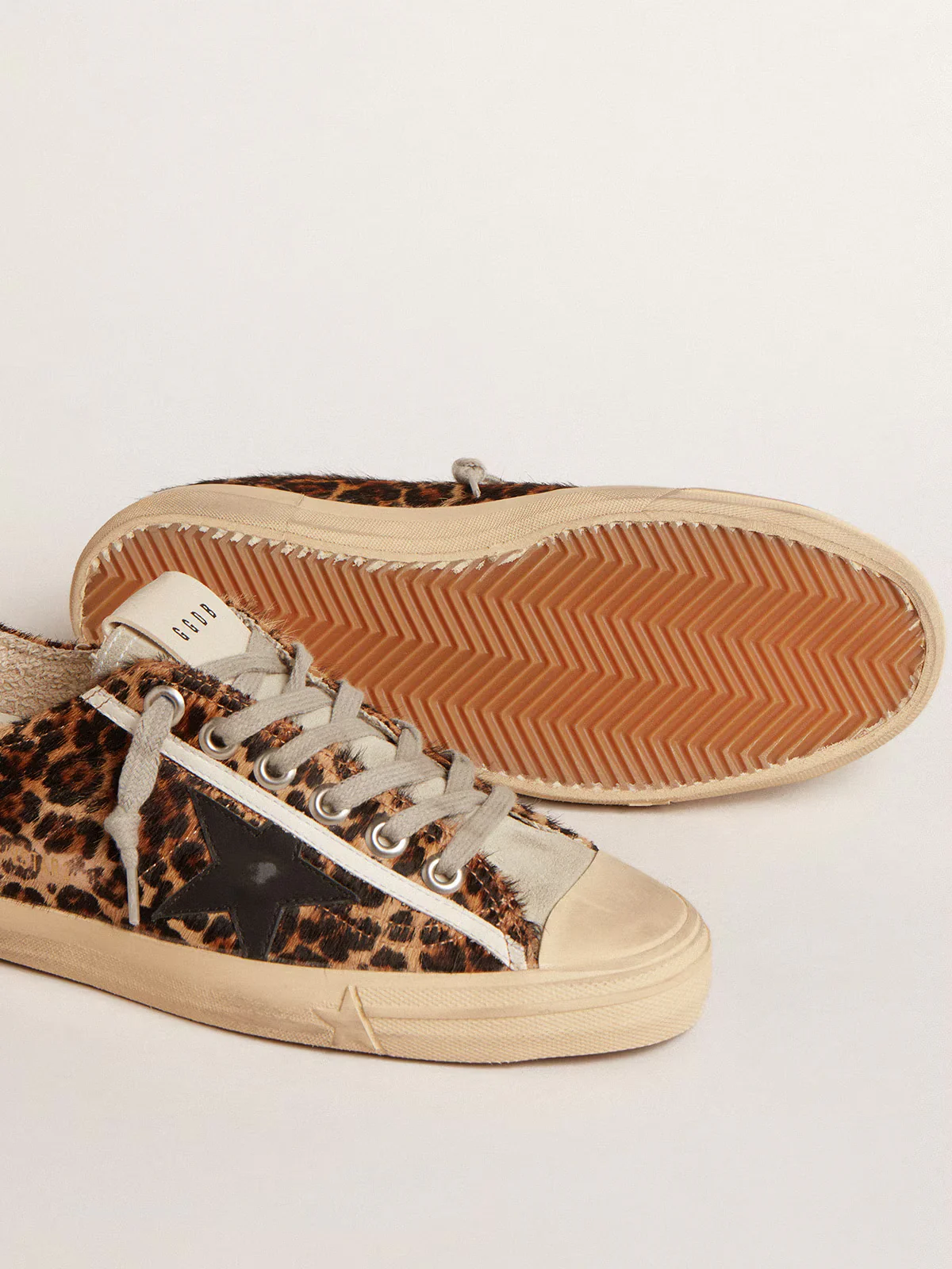 Zapatillas Golden Goose V-Star 2 Leopard Hrsy Rubr Leath Star List - Image 3