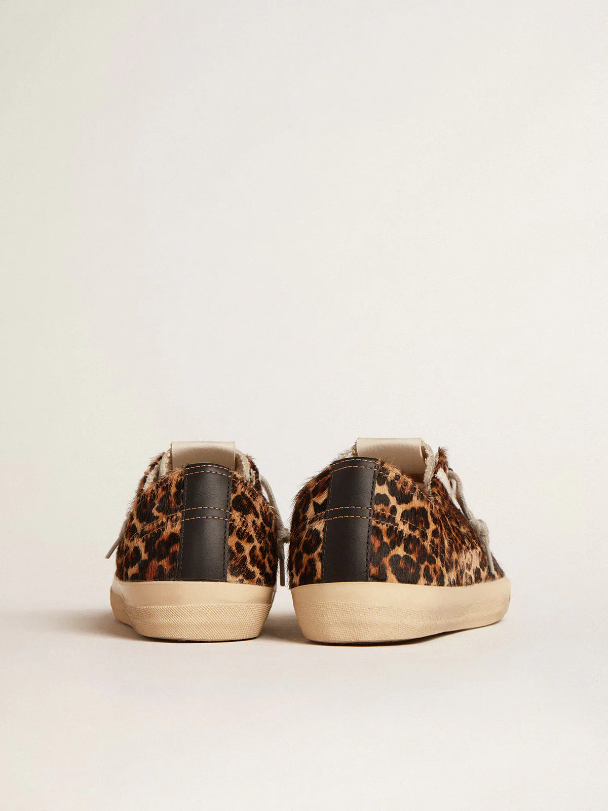 Zapatillas Golden Goose V-Star 2 Leopard Hrsy Rubr Leath Star List - Image 4