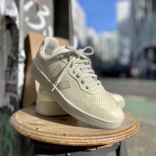 Zapatillas Veja de Mujer V-90 Ot Leather Cashew - Image 4