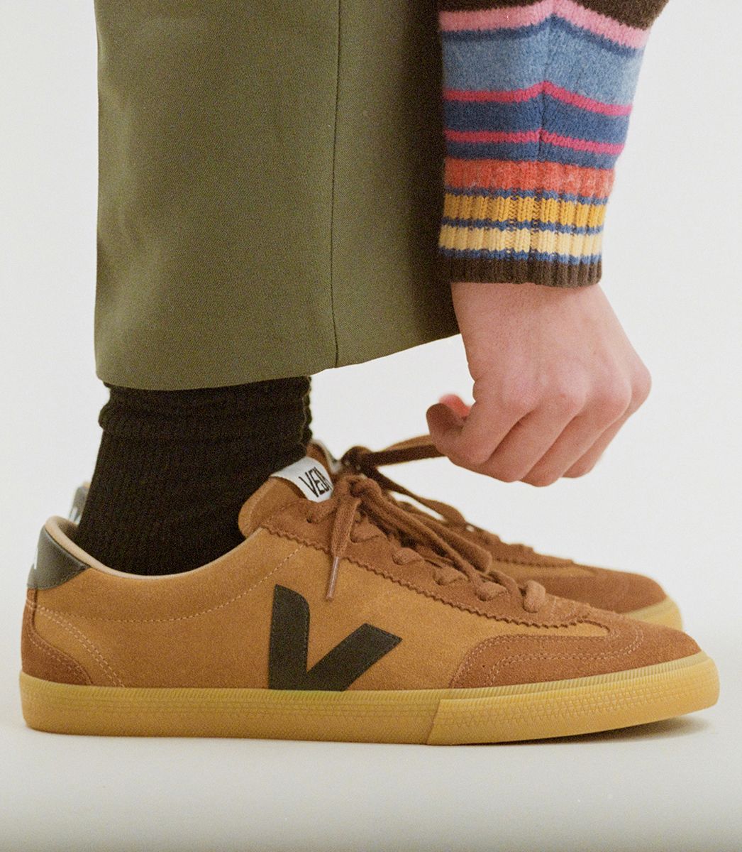 Zapatillas Veja Volley Suede Camel Hombre - Image 5