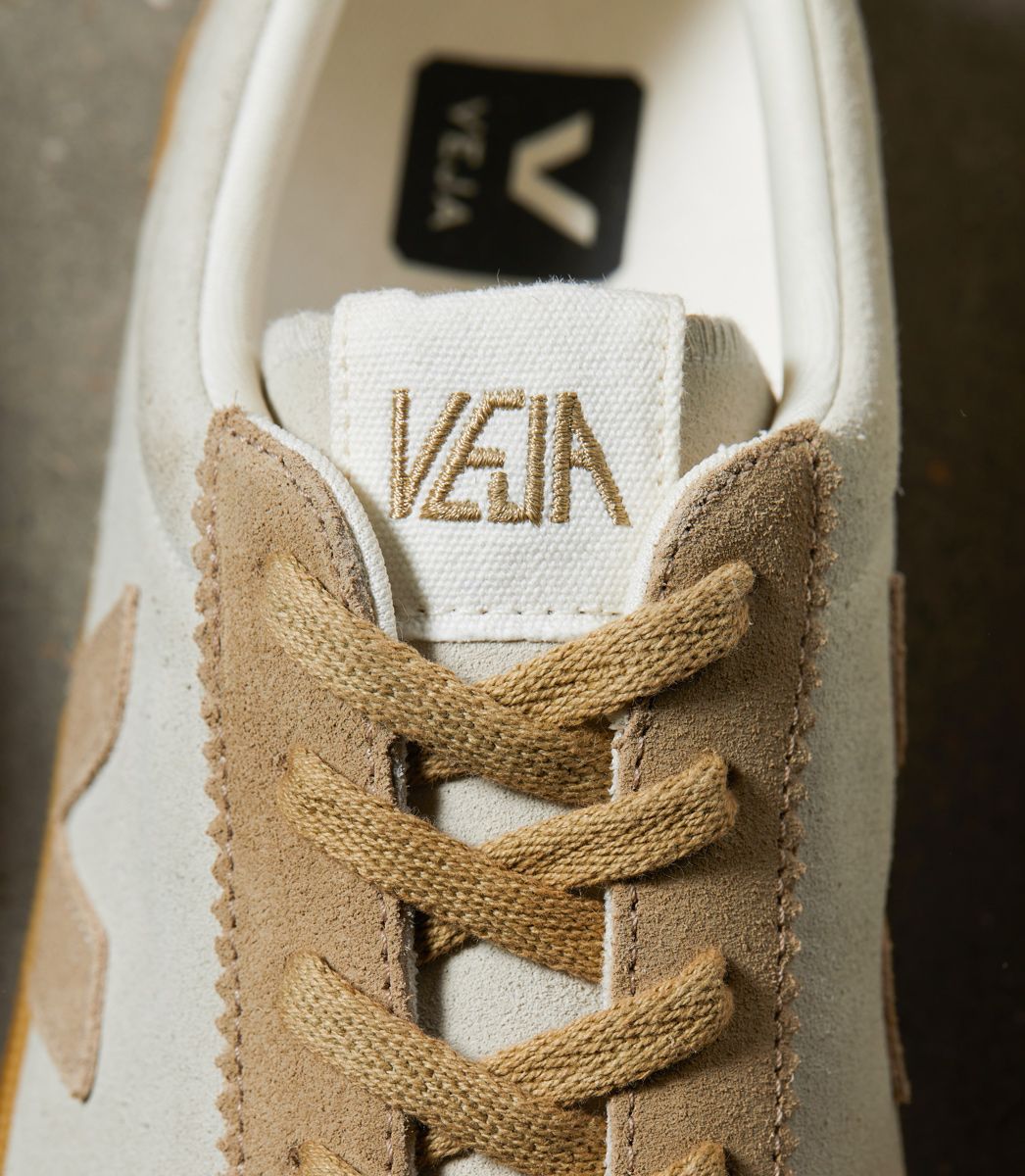 Zapatillas Veja de Mujer Volley Suede Natural Sahara - Image 4