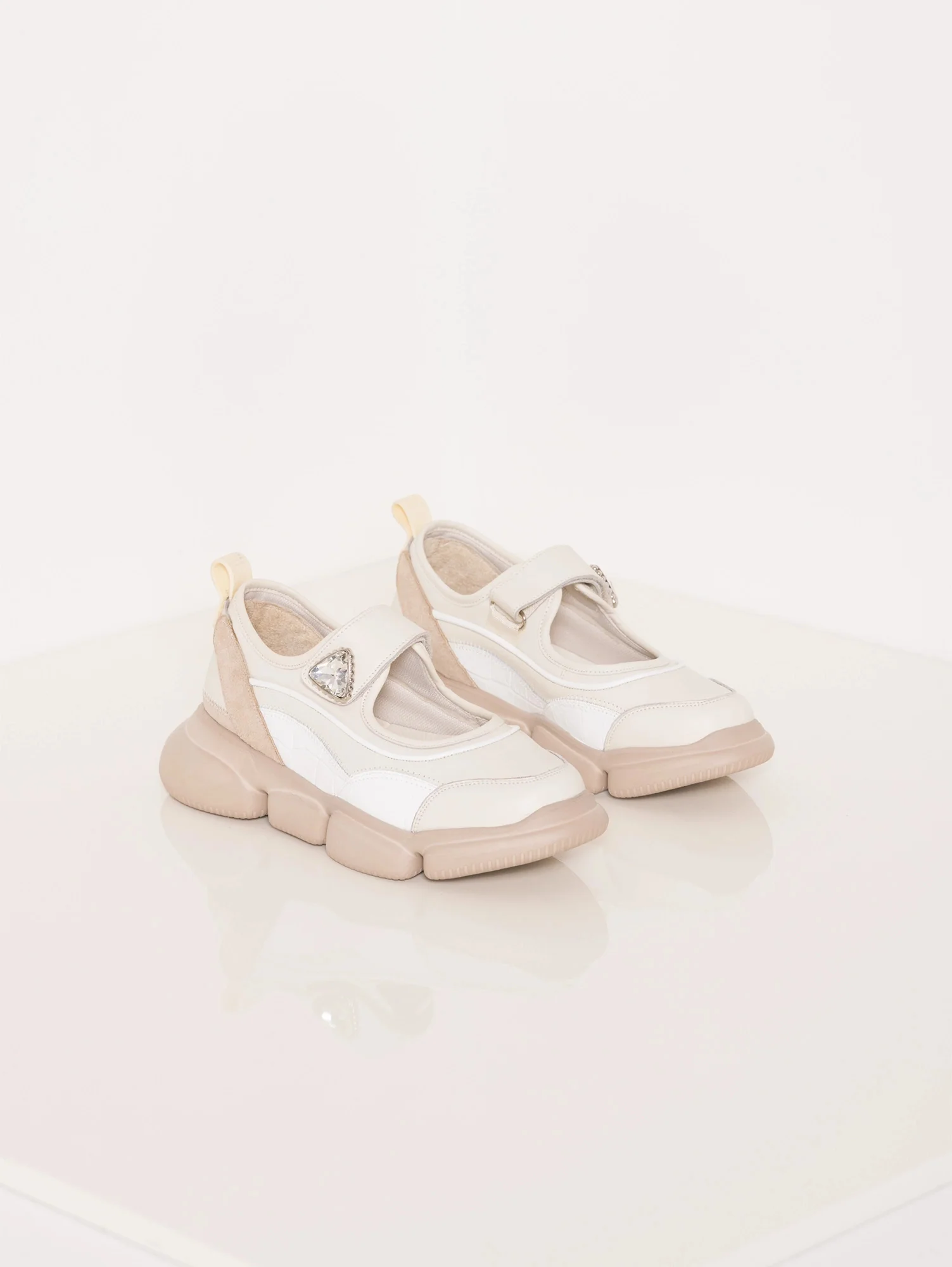 Zapatilla Mooms - Image 2