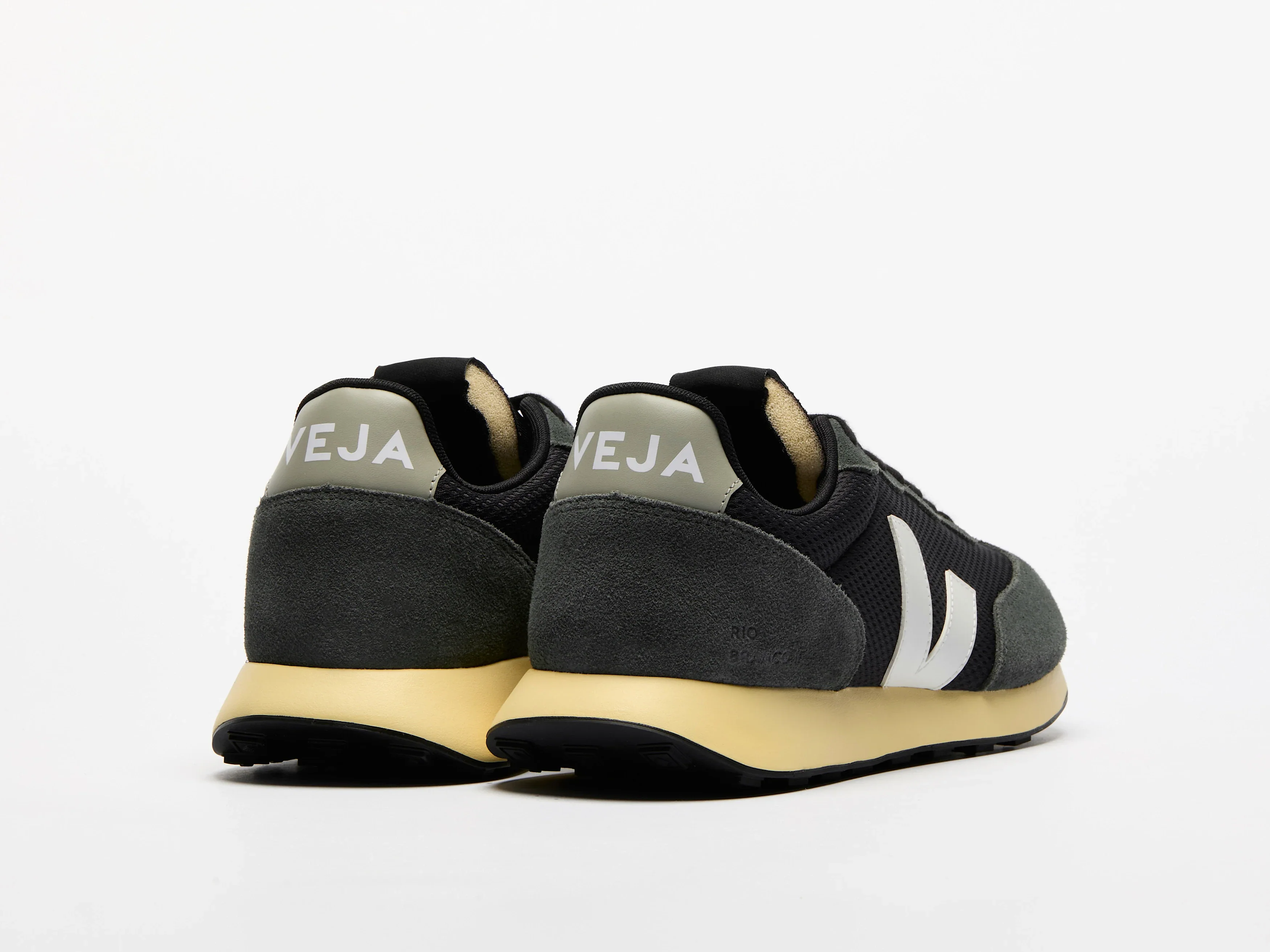 Zapatilla Veja de Hombre Rio Branco Alveomesh - Image 3