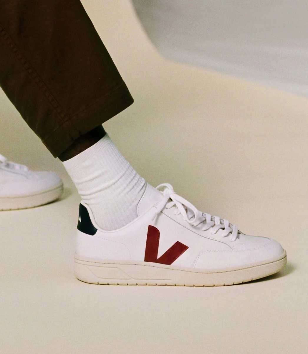Zapatilla Veja De Hombre V-12 Marsala Nautico - Image 4
