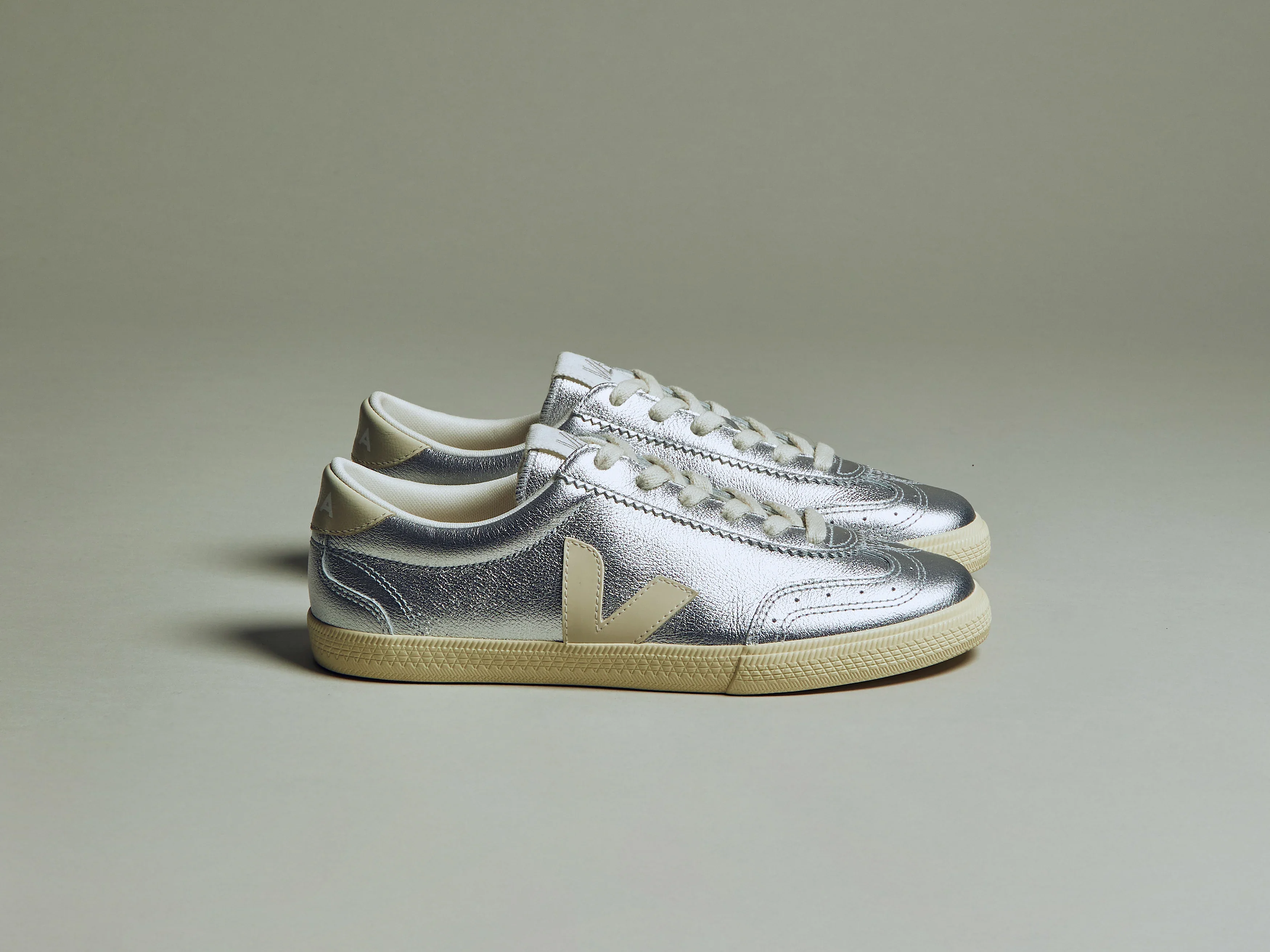 Zapatilla Veja de Mujer Volley Pierre - Image 4