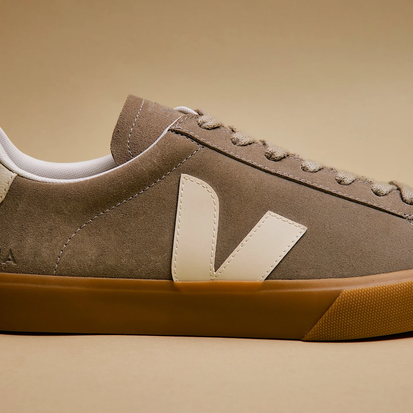 Zapatillas Veja De Hombre Campo Suede - Image 4