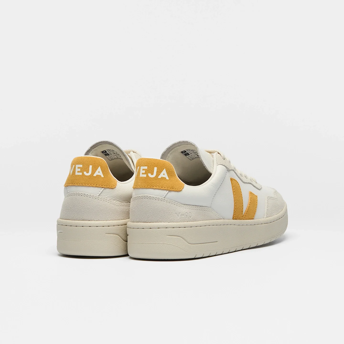 Zapatillas Veja De Hombre V-90 Leather White Safran - Image 3