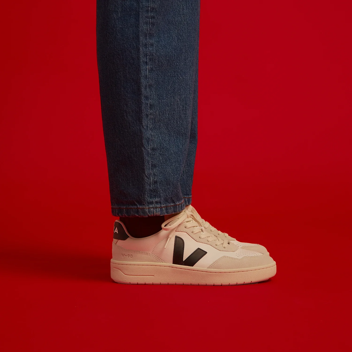 Zapatillas Veja De Hombre V-90 O.t. Leather - Image 4