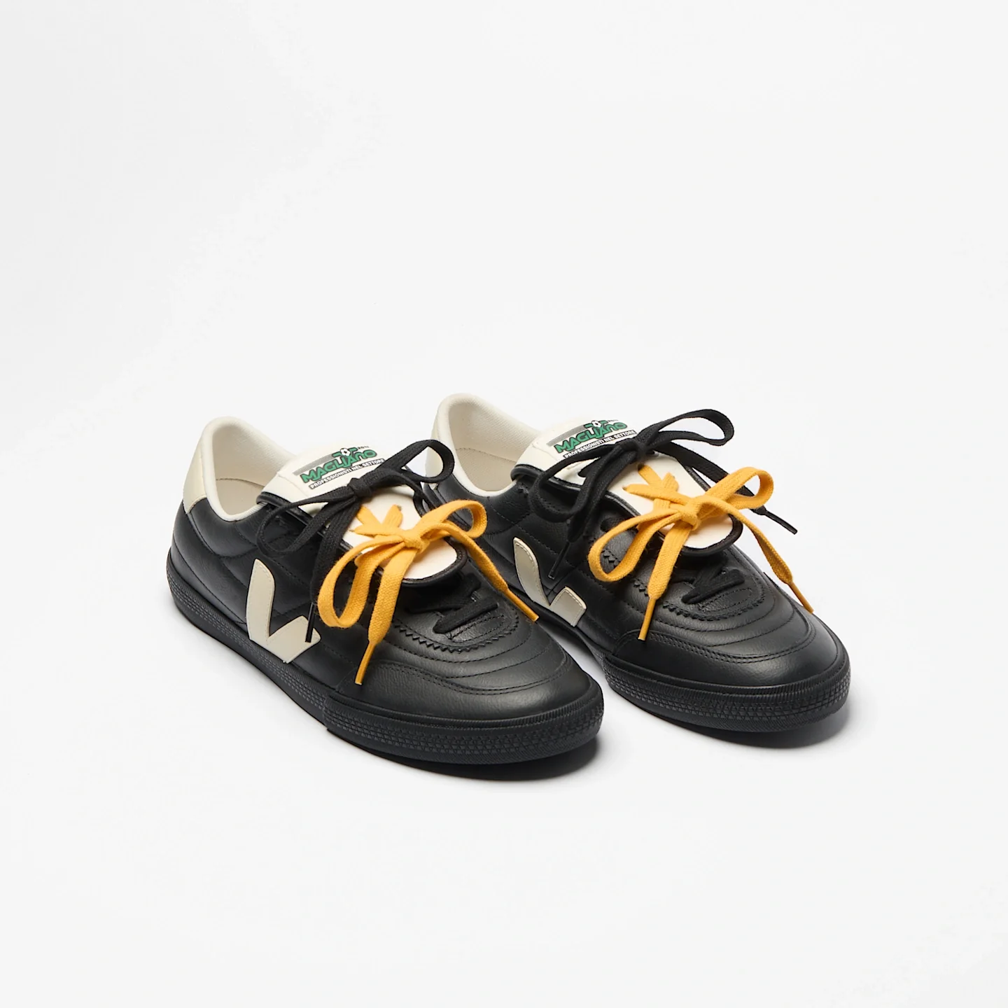 Zapatillas Veja De Mujer Panenka Veja X Magliano Leath - Image 2