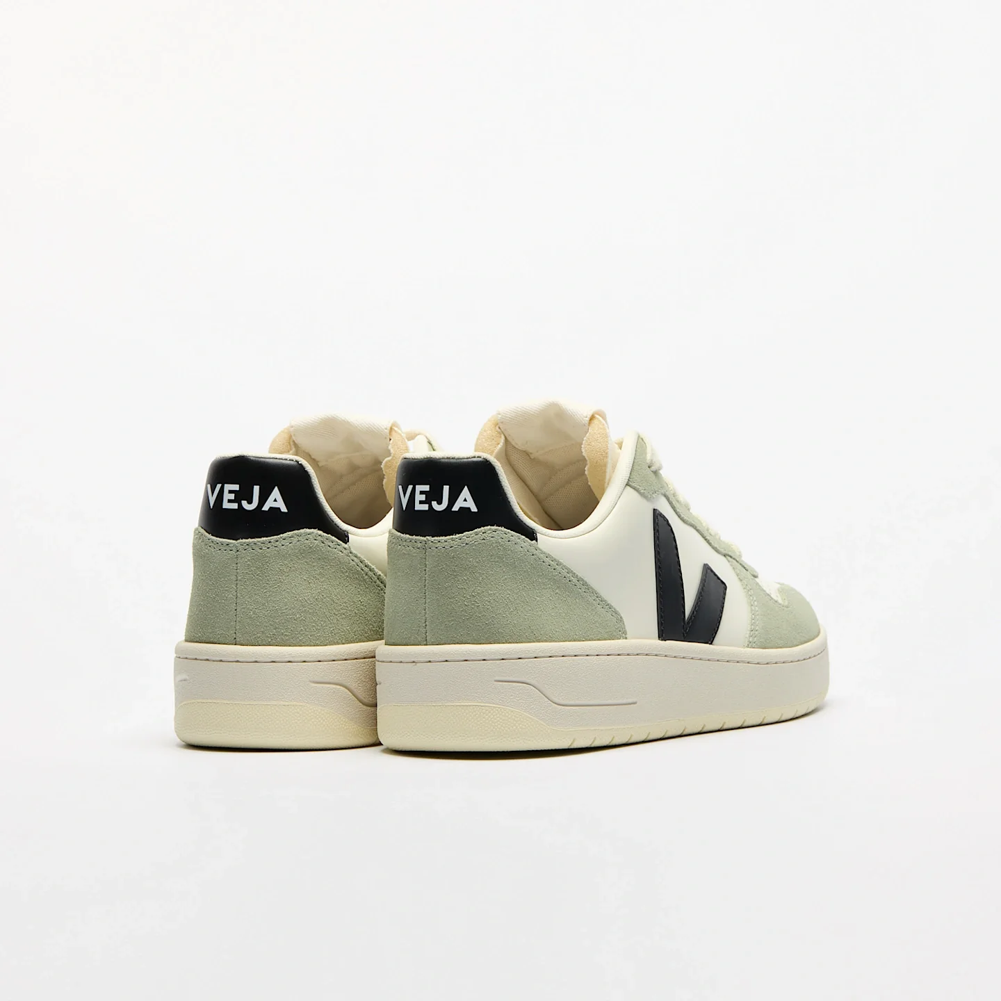 Zapatillas Veja De Mujer V-10 Leather Pure Black Clay - Image 3
