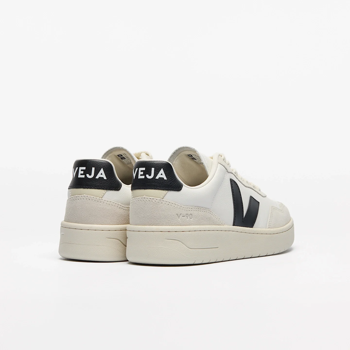 Zapatillas Veja De Mujer V-90 Leather White Black - Image 3