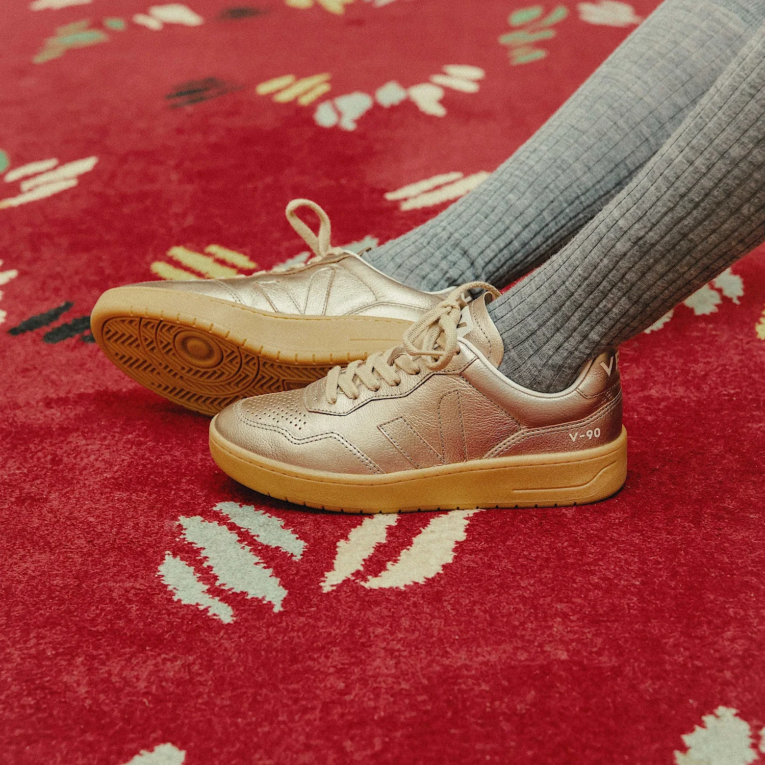 Zapatillas Veja De Mujer V-90 O.t. Leather - Image 4