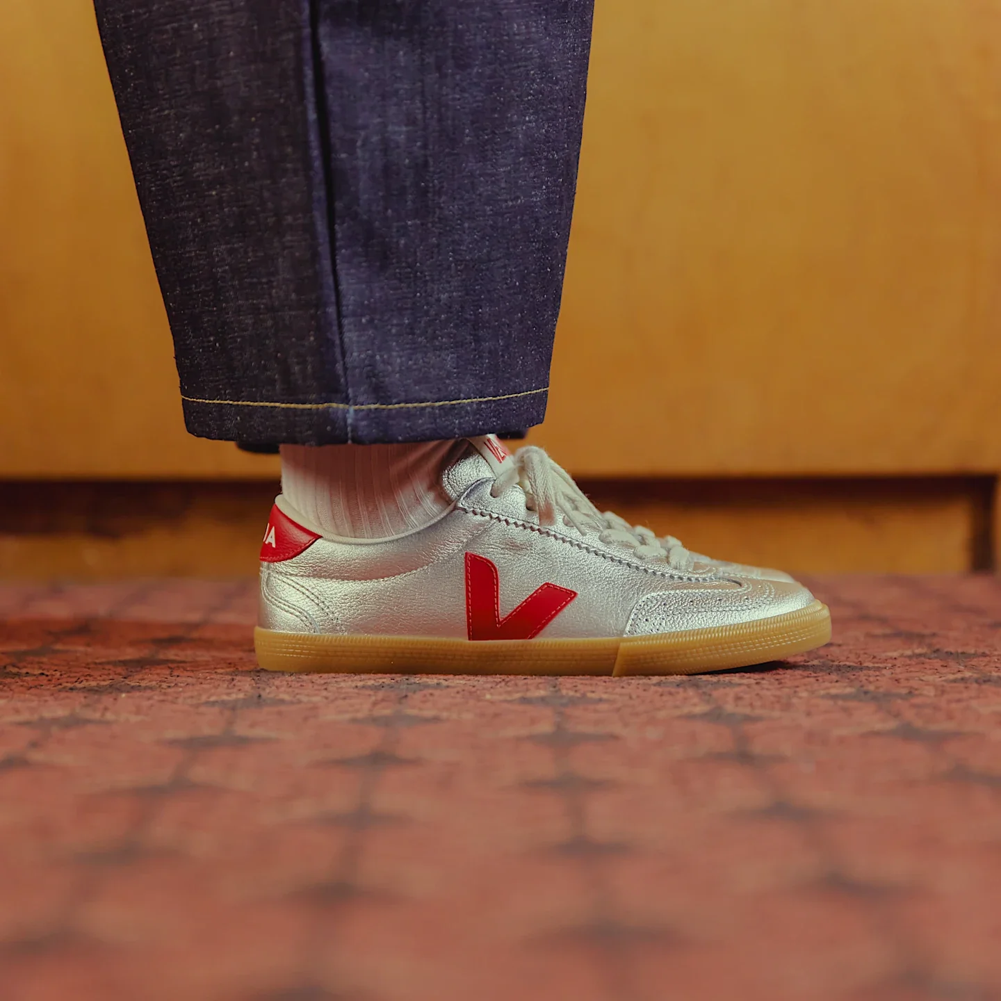 Zapatillas Veja De Mujer Volley O.t - Image 4