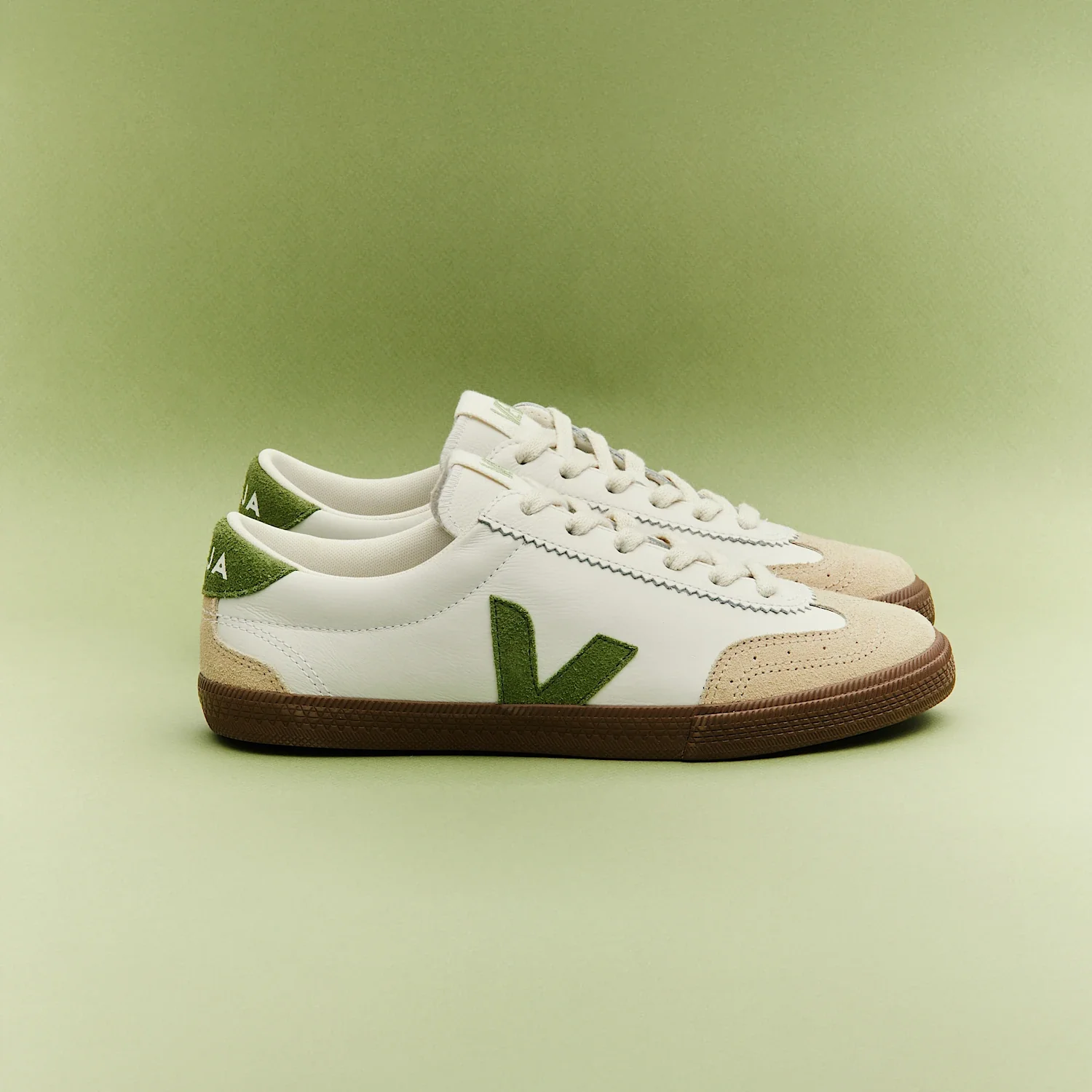 Zapatillas Veja De Mujer Volley O.t. Leather - Image 4