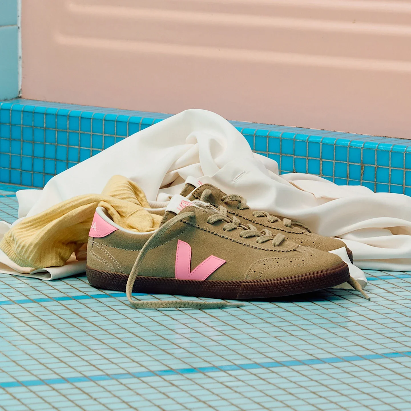 Zapatillas Veja De Mujer Volley Suede - Image 4